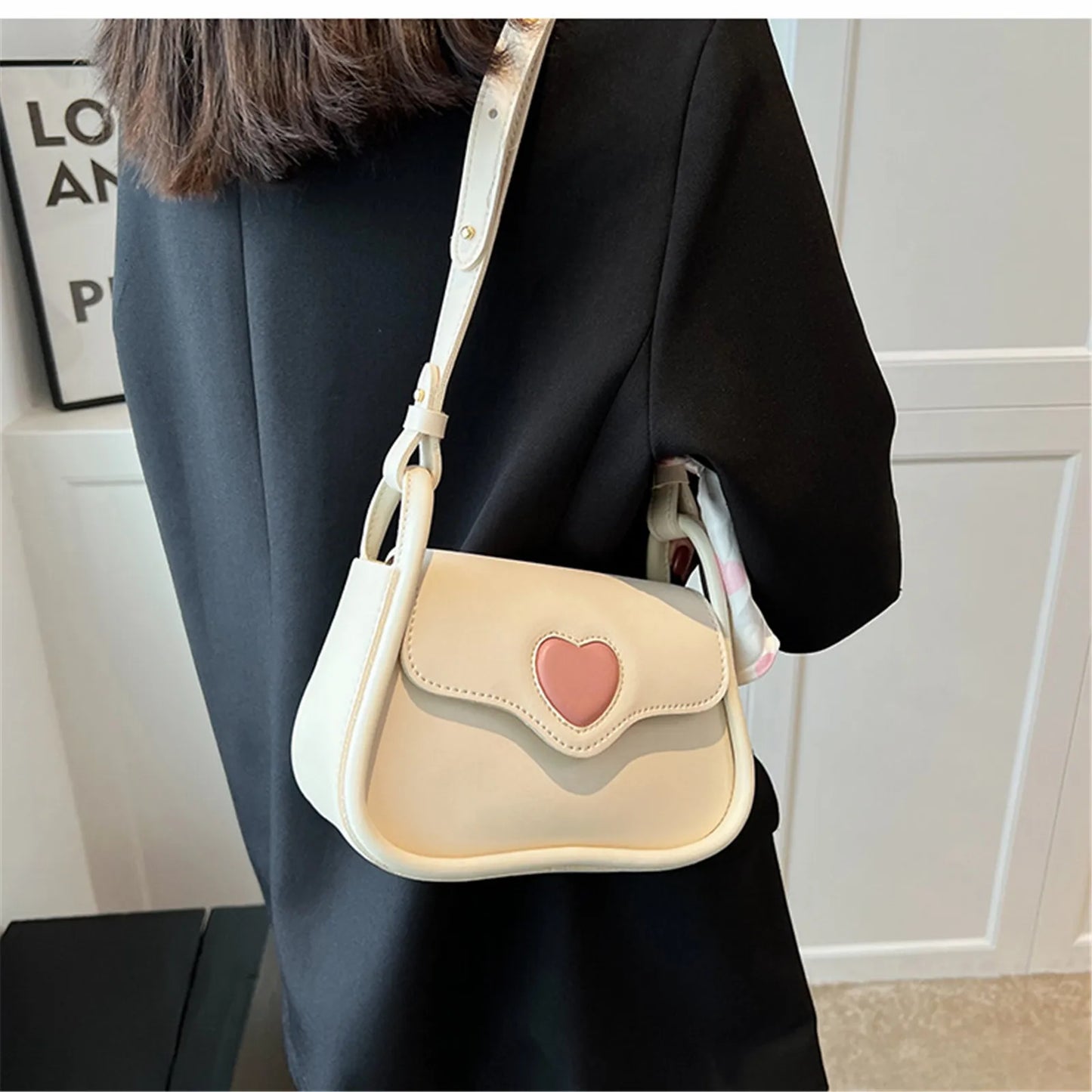 😊Cute Love Shoulder Bag Fashionable and Personalized Crossbody Bag Versatile PU Leather Mobile Phone Pouch Women Underarm Bags🥳